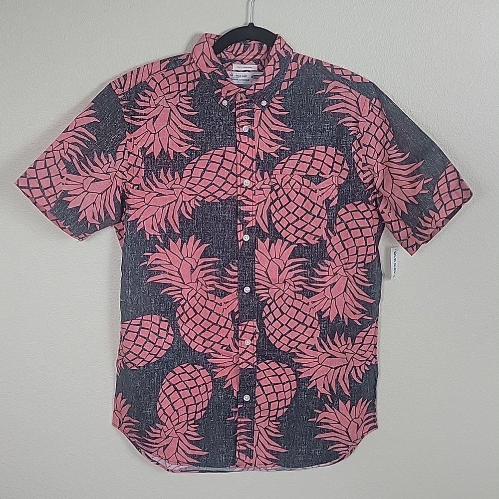 NWT Old Navy Slim Fit Printed Button Down. Size Medium